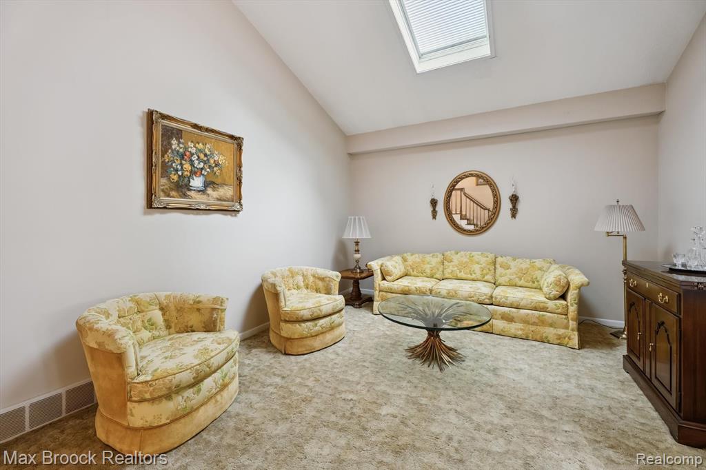 6026 Venice Drive, Commerce Twp, MI 48382 — Photo 12