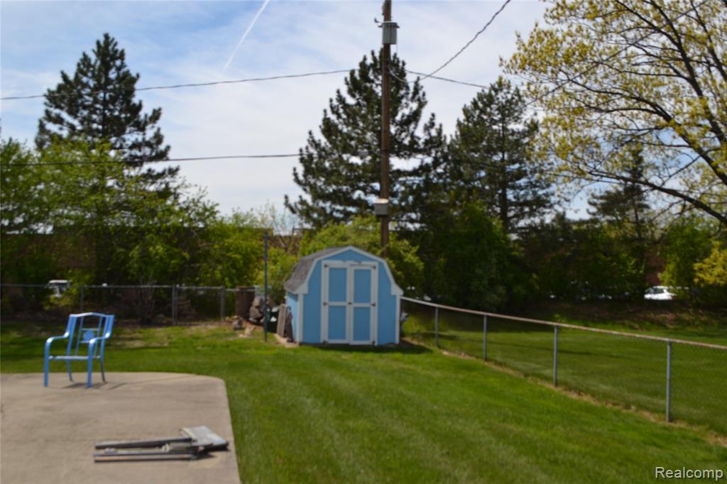 5448 FAIRVIEW Drive, Grand Blanc, MI 48439 — Photo 38