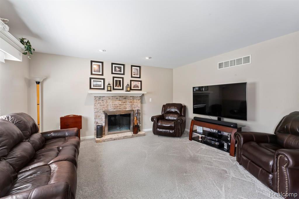 687 SANDPIPER Way, Oxford, MI 48371 — Photo 28