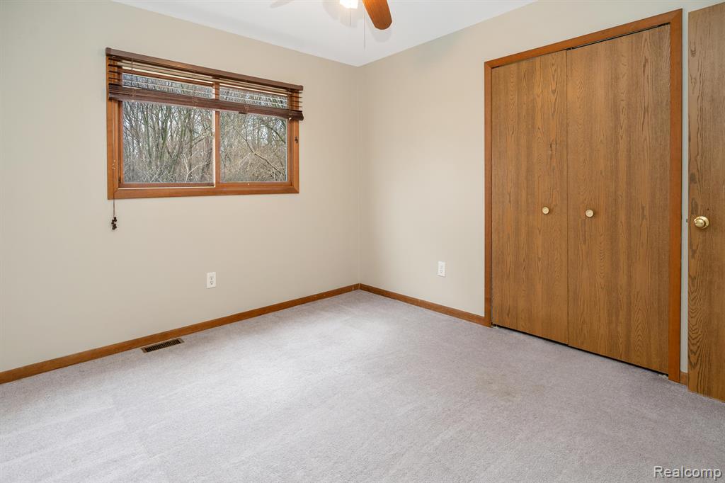 4654 Siebert Road, Waterford, MI 48328 — Photo 14