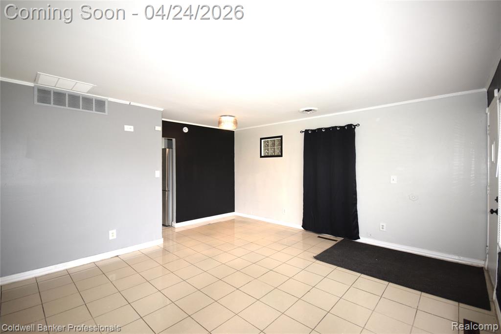 10311 Saratoga Street, Oak Park, MI 48237 — Photo 5