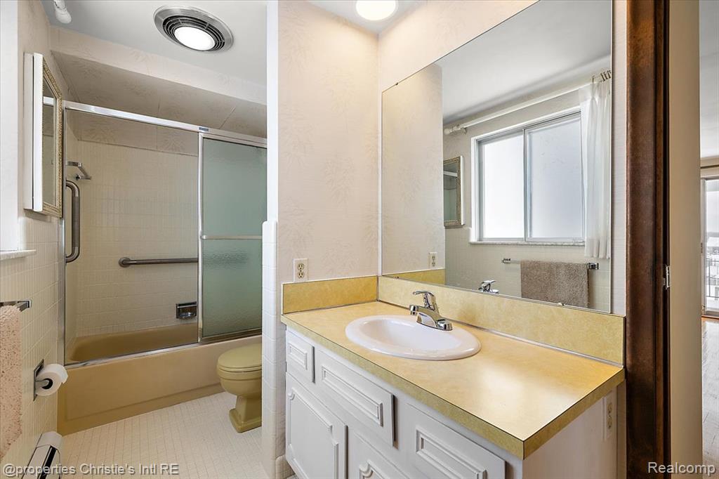 39375 E Archer Drive, Harrison Township, MI — Photo 40