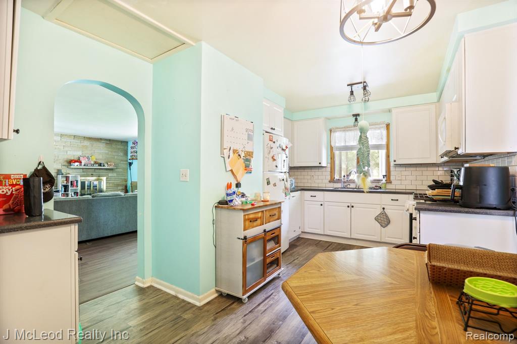703 W Burnside Street, Caro, MI 48723 — Photo 16