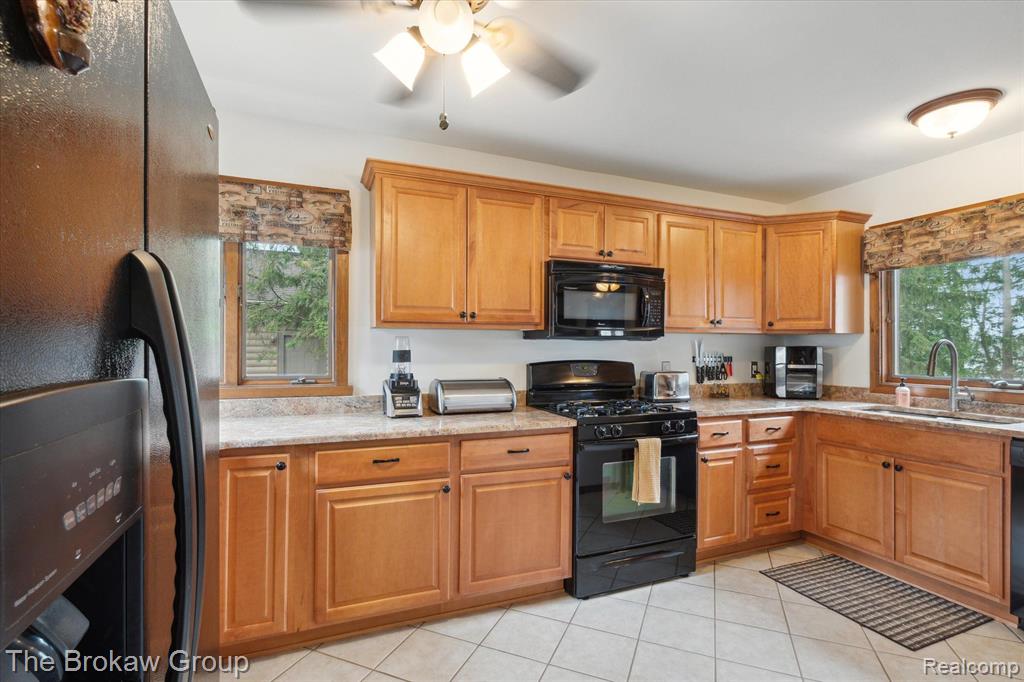 3032 WOODLAND Drive, Metamora, MI 48455 — Photo 18