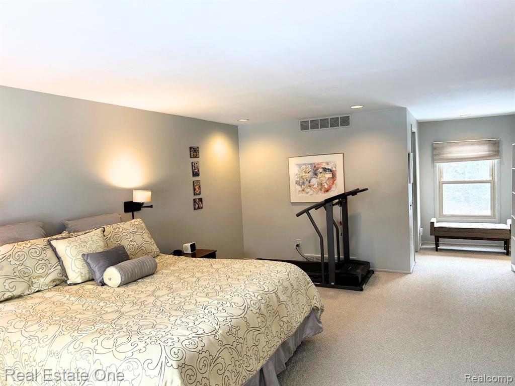 4150 Saddle Lane, West Bloomfield, MI — Photo 18