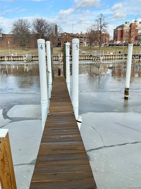 BOAT WELL #5 Boat, Port Huron, MI 48060 — front exterior