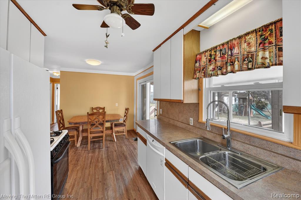 17049 Reno Street, Riverview, MI 48193 — Photo 12