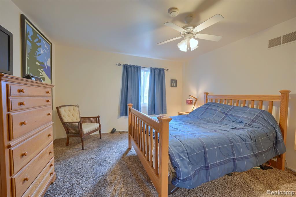 1891 BALDWIN Drive, 2, Trenton, MI 48183 — Photo 11