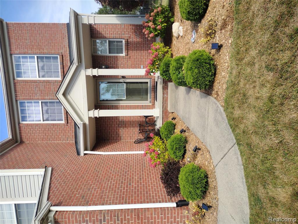 56772 Cardinal, Macomb, MI 48042 — Photo 2