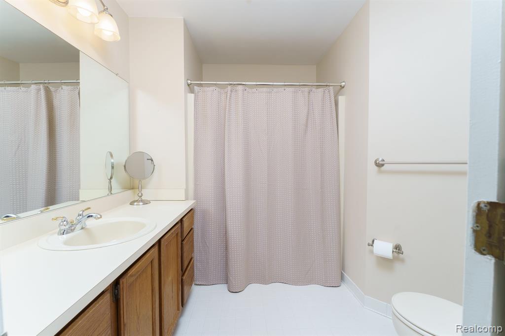 42033 SARATOGA Circle, Canton, MI 48187 — Photo 18