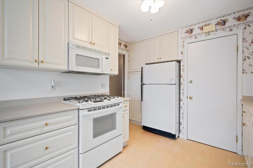 2211 White Avenue, Lincoln Park, MI 48146 — Photo 13