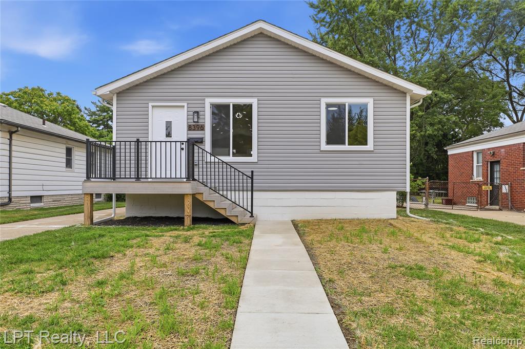 8396 Dale Street, Center Line, MI 48015