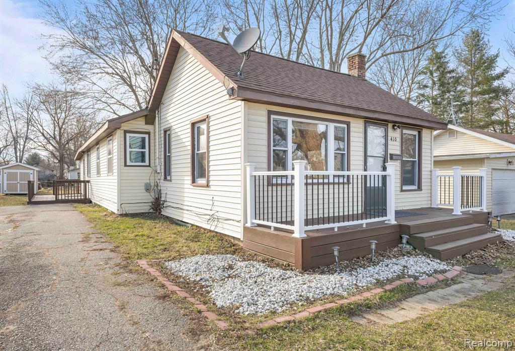 410 S Woodworth Street, Corunna, MI 48817 — Photo 8