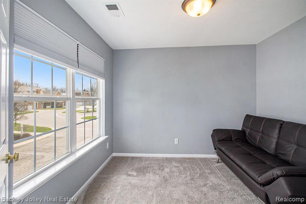 670 OLDE ENGLISH Circle, Howell, MI 48855 — Photo 11