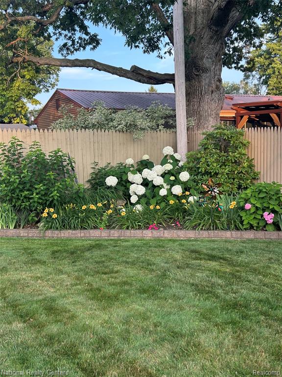 8723 Ringwood Drive, Commerce Twp, MI 48382 — Photo 22