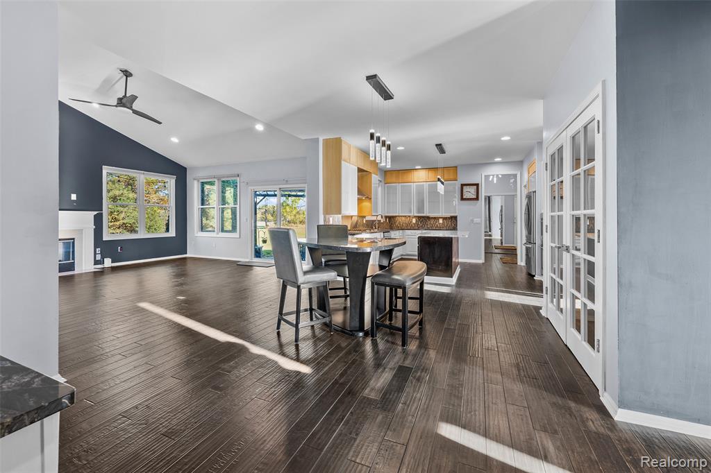 4476 Woodcliff Court, Rochester, MI 48306 — Photo 14