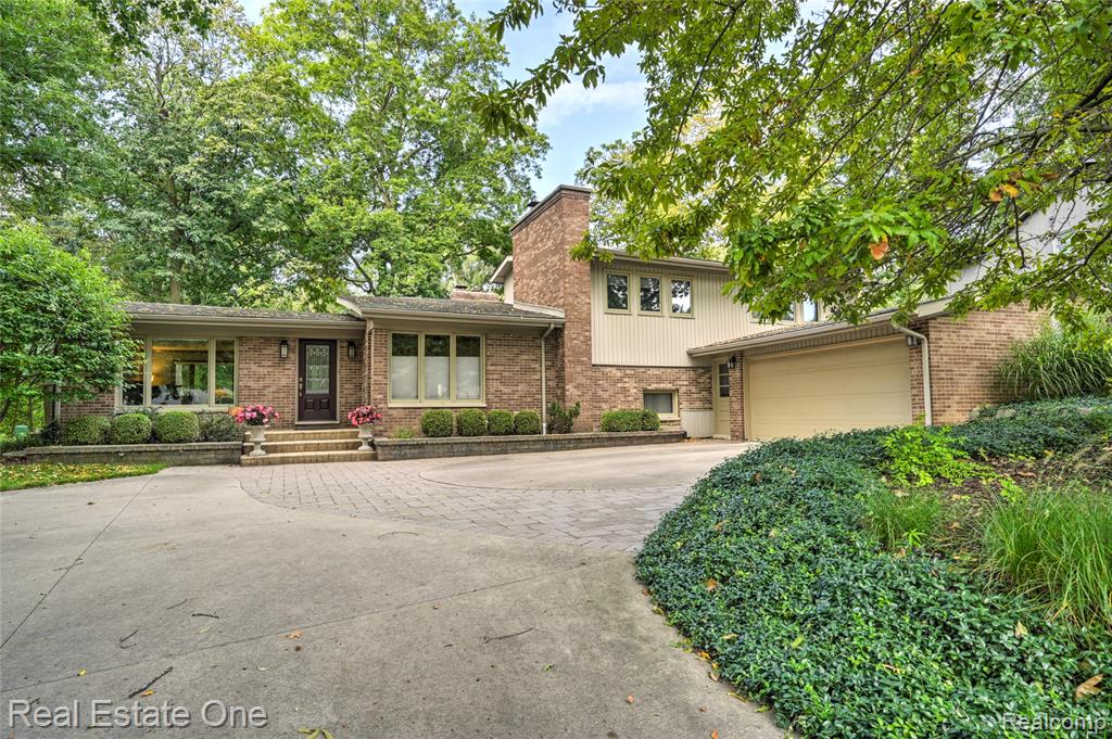 753 Medinah Drive, Rochester Hills, MI 48309 — front exterior