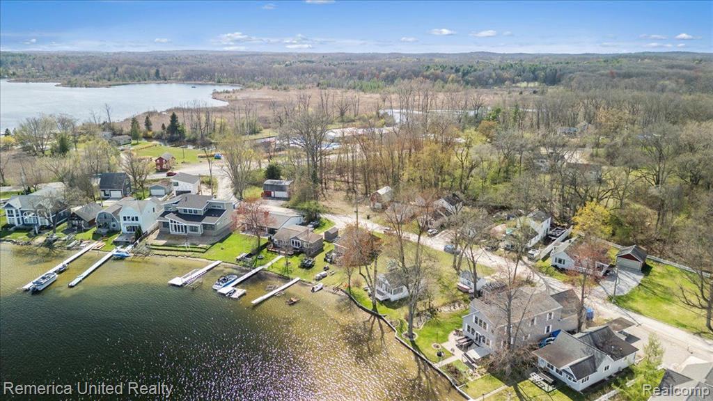 9623 Winston Road, Pinckney, MI 48169 — front exterior