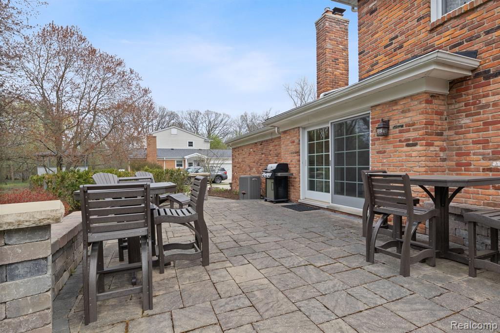 815 GREAT OAKS Drive, Bloomfield Hills, MI 48304 — Photo 42