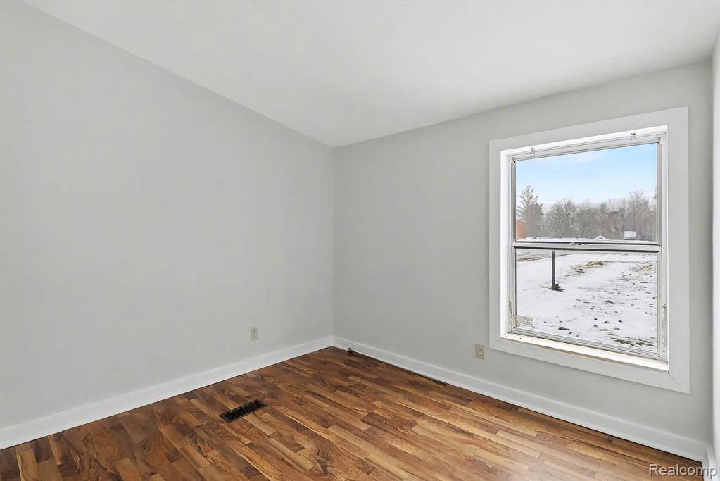1295 W Cook Road, Grand Blanc, MI, 48439