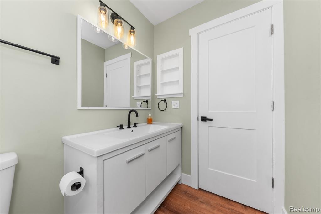 560 McMunn Street, South Lyon, MI 48178 — Photo 24