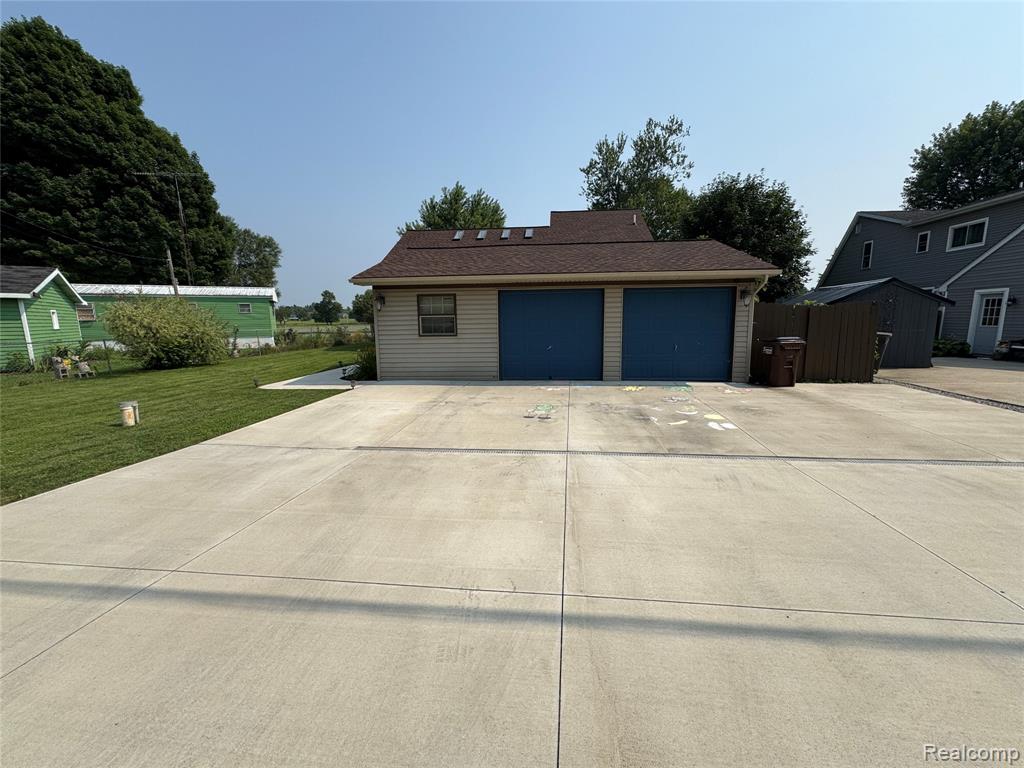 577 Norvell Beach Drive, Brooklyn, MI 49230 — Photo 33