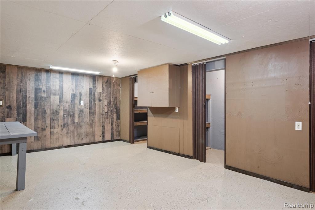 8812 Rio Vista Street, Green Oak, MI 48116 — Photo 25