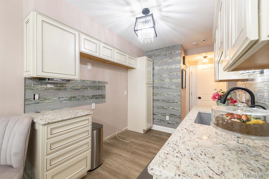 1494 DOVER Hill N, Walled Lake, MI 48390 — Photo 14