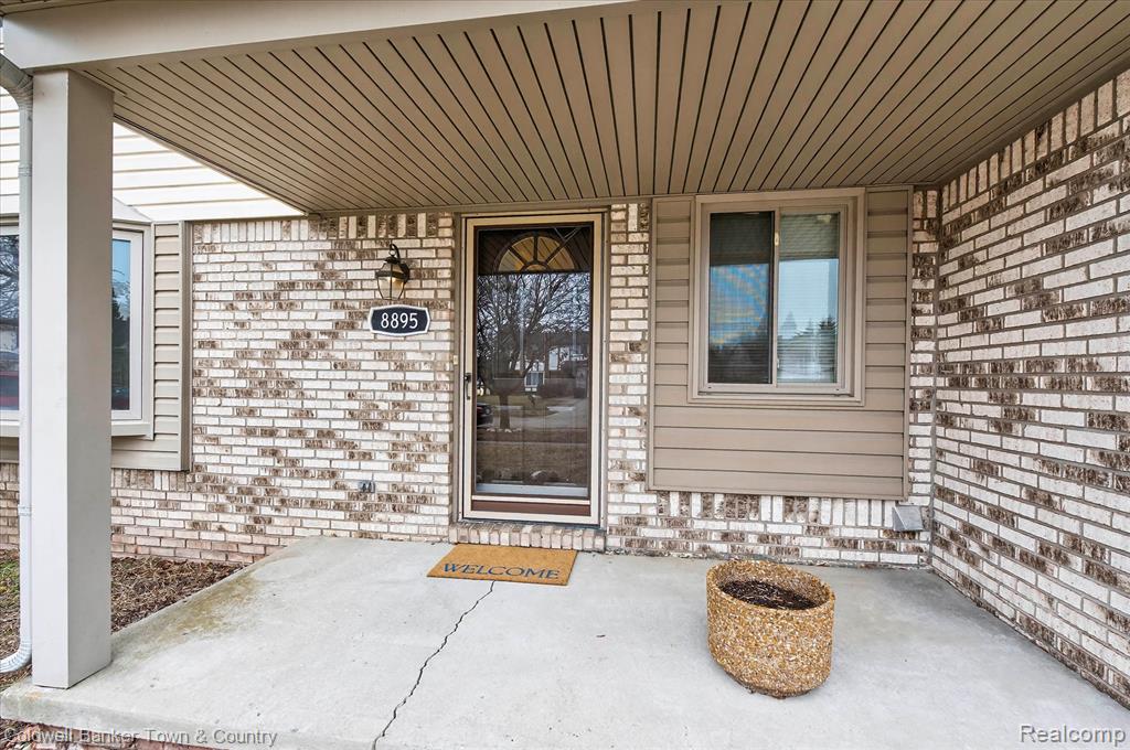 8895 Knolson Avenue, Livonia, MI 48150 — Photo 4