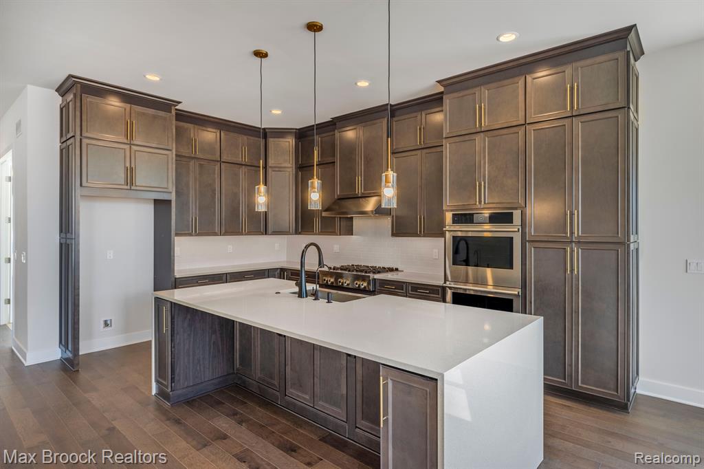 5636 Suffolk Court, West Bloomfield, MI — Photo 8