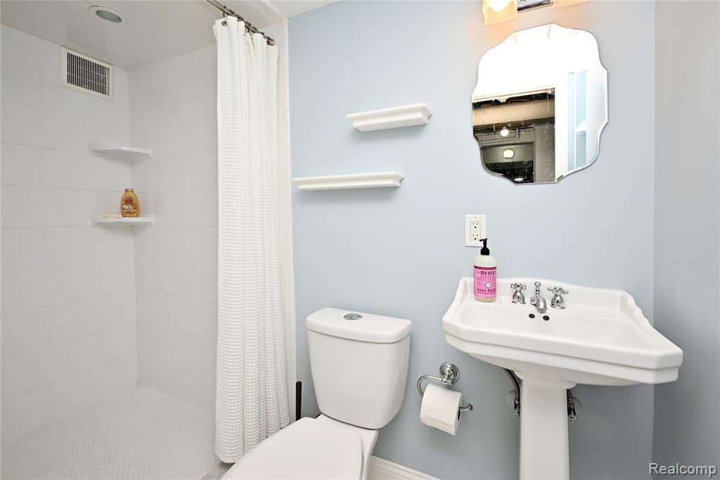 510 N Connecticut Avenue, Royal Oak, MI 48067 — Photo 25