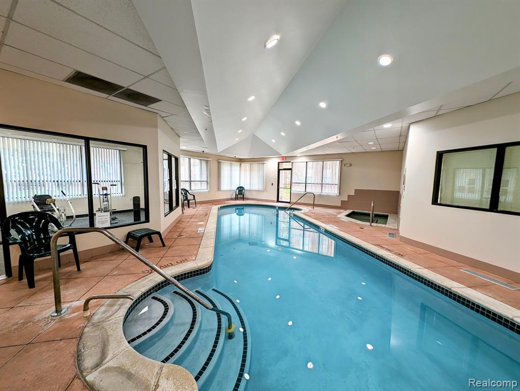 21256 SYCAMORE Court, 77, Farmington Hills, MI 48336 — Photo 41