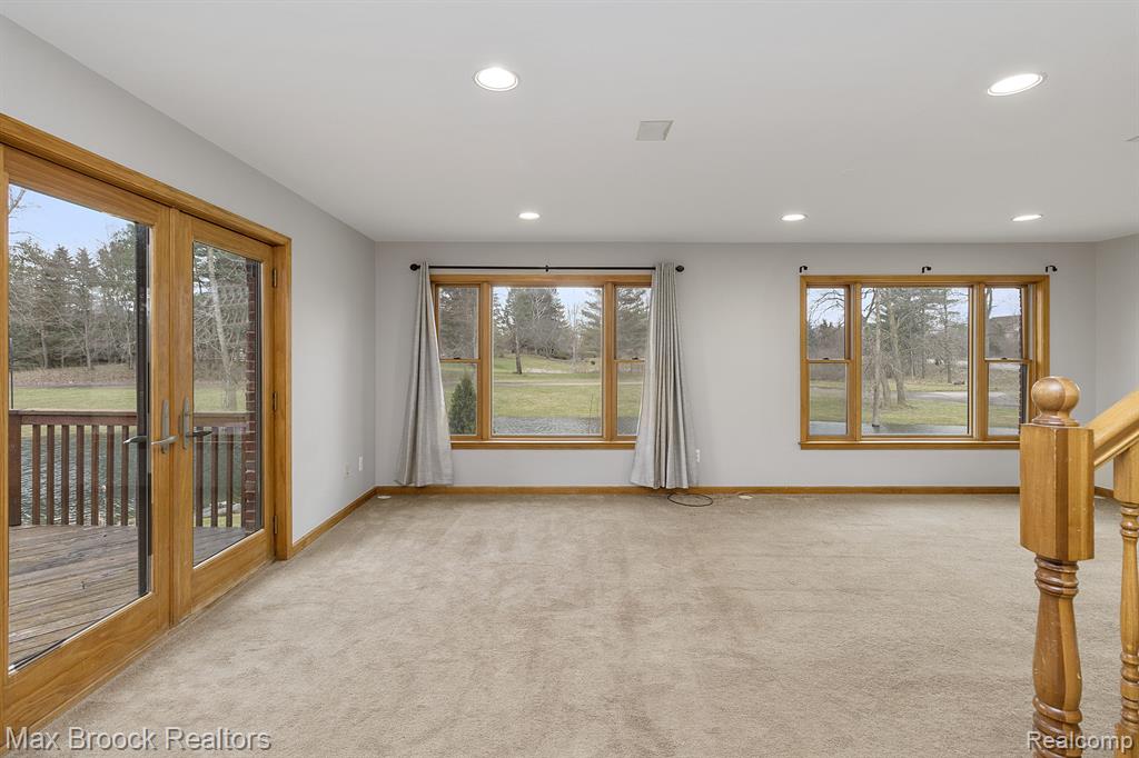 6426 OAK GROVE Road, Howell, MI 48855 — Photo 9