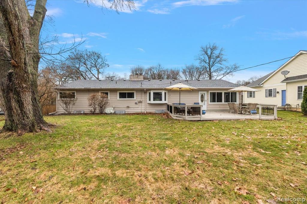 4399 Midrow Road, Waterford, MI 48329 — Photo 34