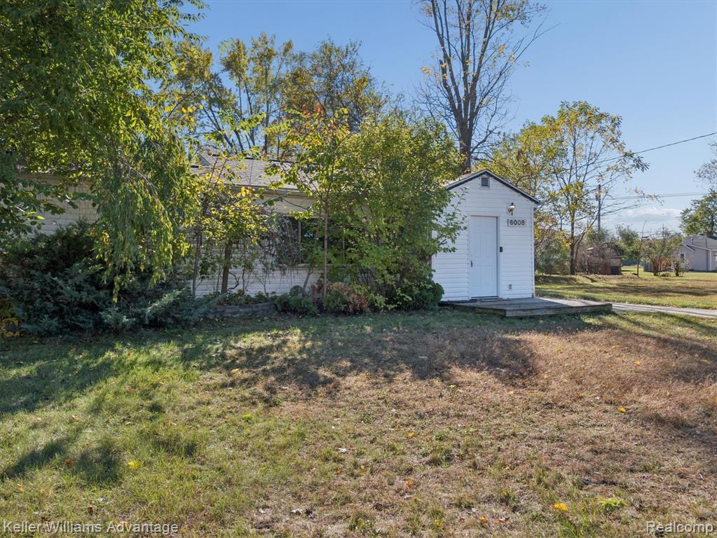6008 Burroughs Avenue, Sterling Heights, MI 48314 — Photo 28