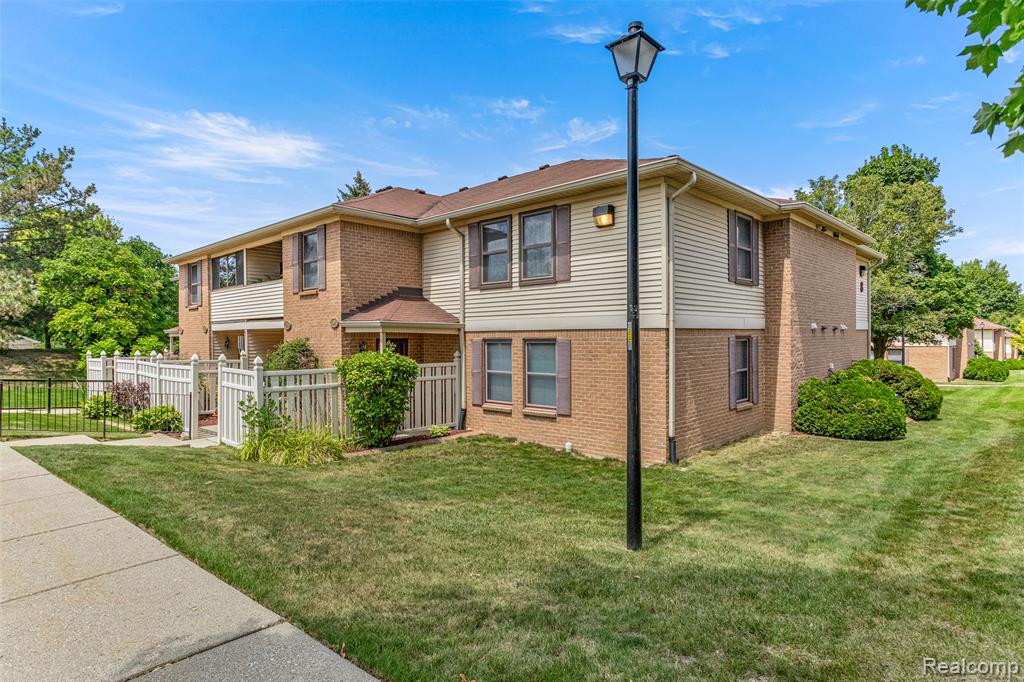 <p>Featured Listings&nbsp;</p>