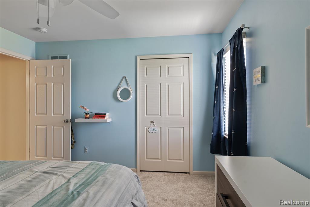 14109 Berryknoll Drive, Utica, MI 48315 — Photo 33