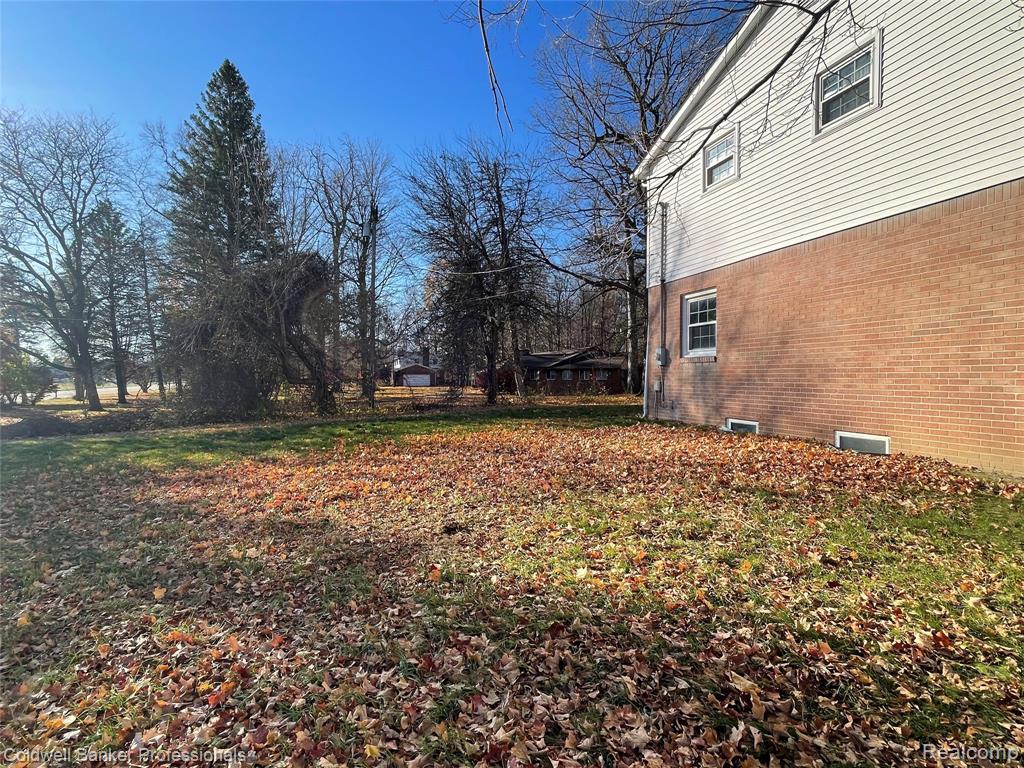 5021 Forest Side Drive, Flint, MI, 48532