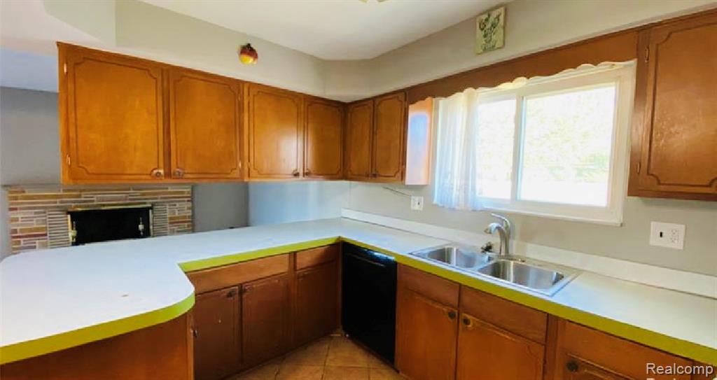 4867 Shell Court, Warren, MI 48091 — Photo 9
