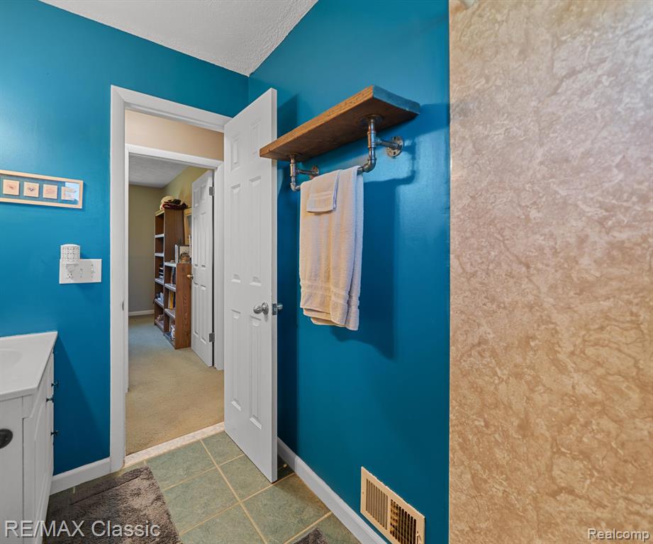 11589 OWOSSO Road, Fowlerville, MI 48836 — Photo 28
