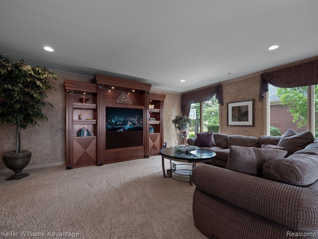 18328 Clairmont Circle E, Northville, MI 48168 — Photo 19