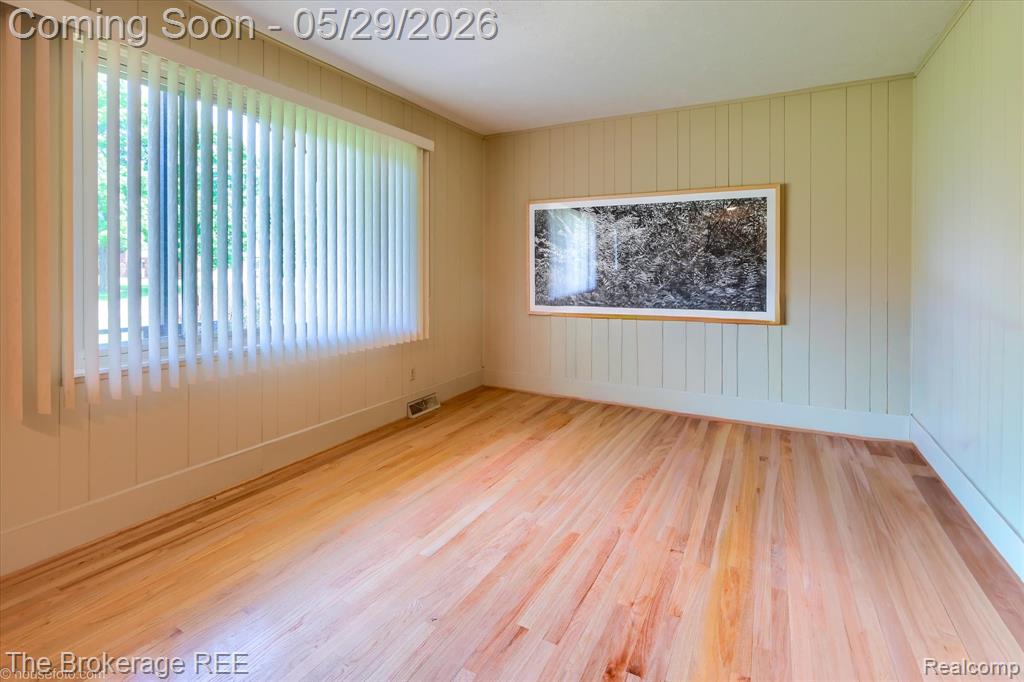 6933 Hubbard Hills Drive, Clarkston, MI 48348 — Photo 13