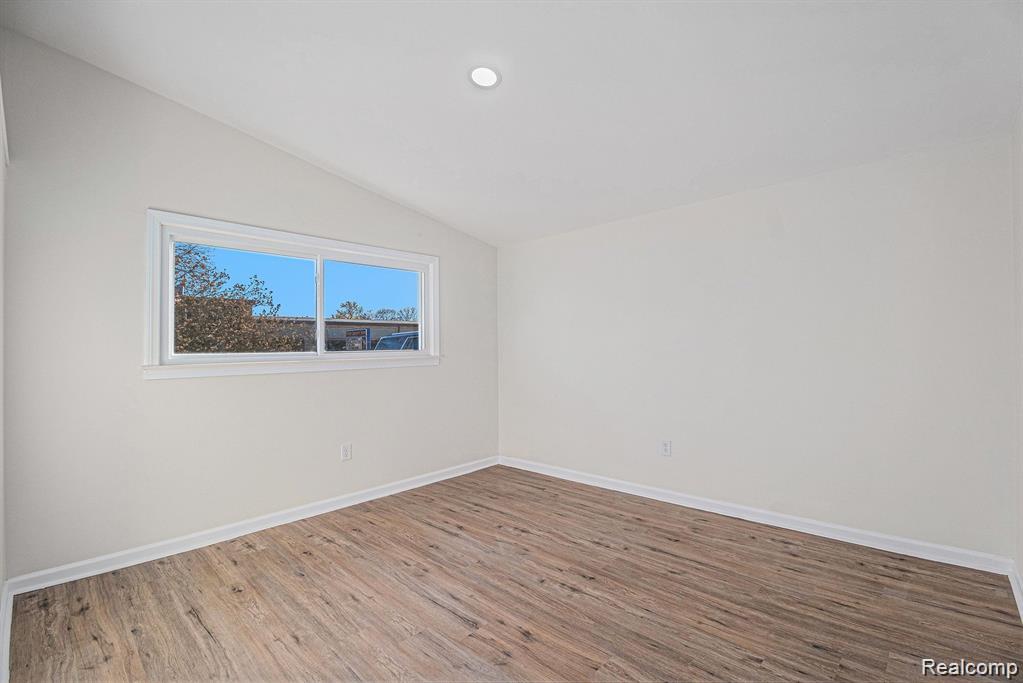 408 W Jarvis Avenue, Hazel Park, MI 48030 — Photo 11