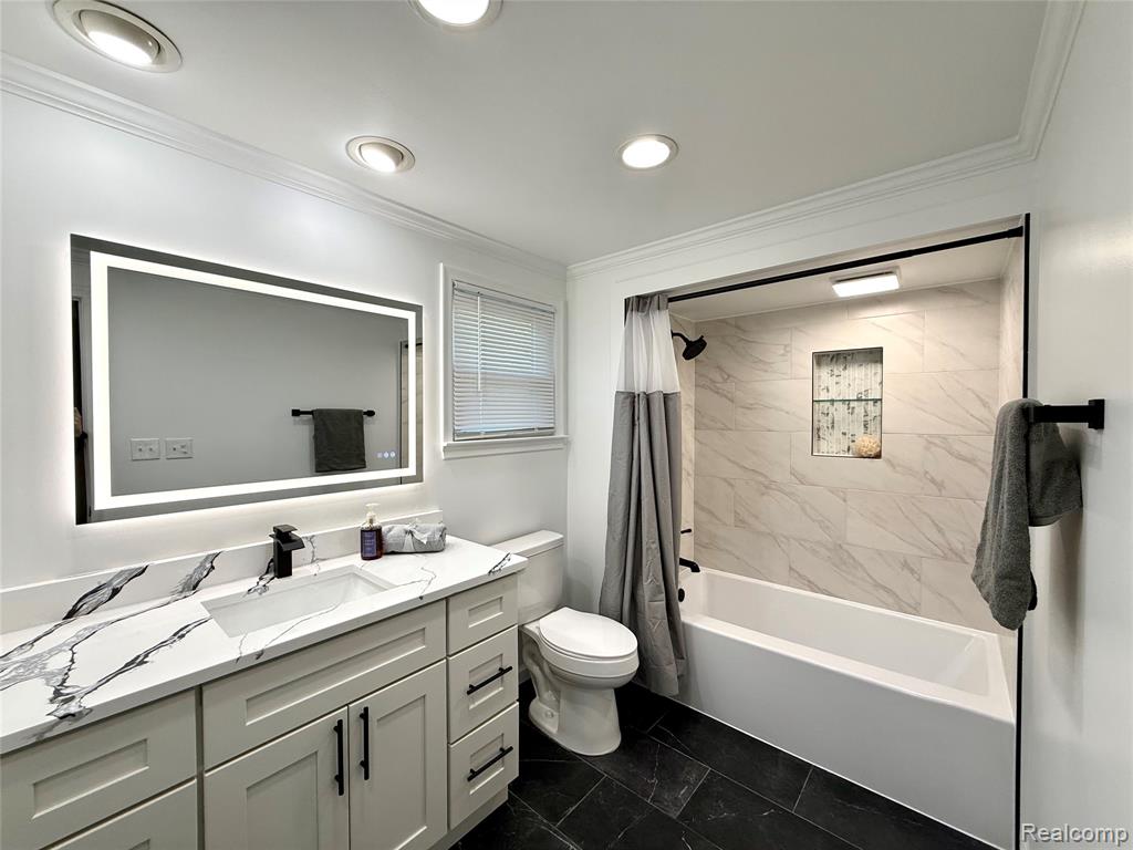 38552 Macintosh Court, Clinton Twp, MI 48036 — Photo 56