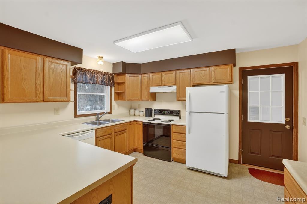 5099 Shields Road, Holly, MI 48442 — Photo 29