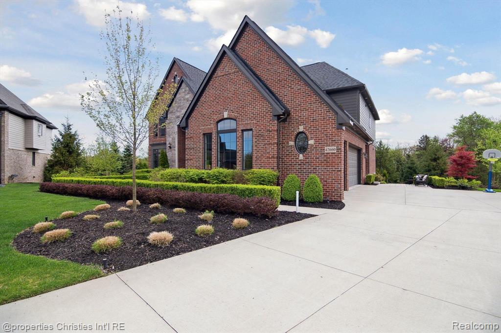 47660 WALES, Northville, MI 48167 — Photo 4