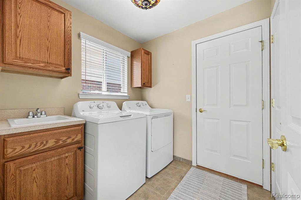 6670 Lexington Avenue S, Shelby Twp, MI 48317 — Photo 23