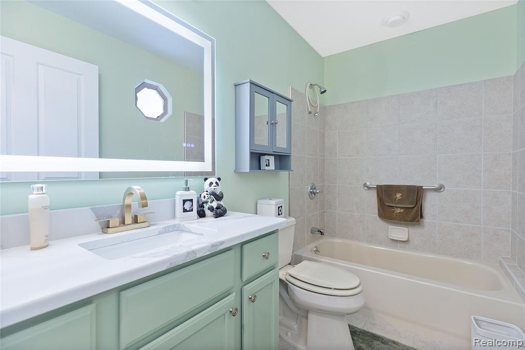 39562 Macomber Street, Harrison Township, MI — Photo 17