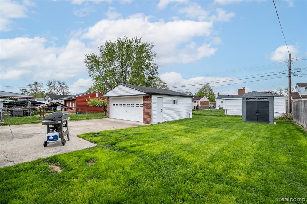30534 Spybrook Street, Roseville, MI 48066 — Photo 39