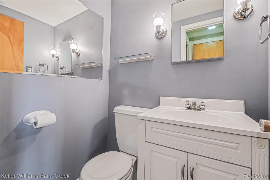 914 Croydon Road, Rochester Hills, MI 48309 — Photo 9